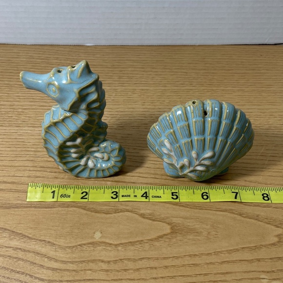 Pfaltzgraff Beachcomber Seahorse & Scallop Shell Salt & Pepper Shakers Ocean HTF - Picture 9 of 11